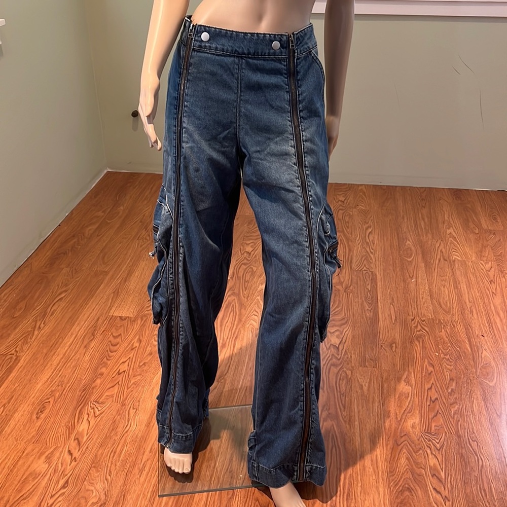 Boutique Cargo Style Jeans With Zippers Down Front Of Legs Size 13